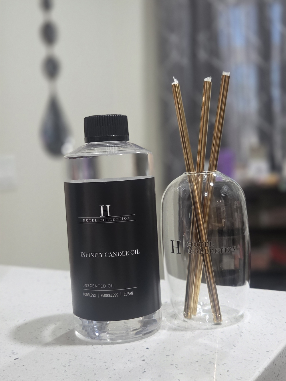 Hotel Collection Infinity Reed Diffuser Set in Clear Glass/Gold Reeds - Picture 2 of 2